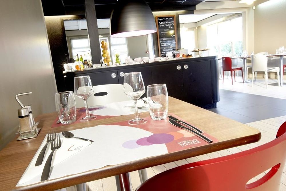 Campanile Avallon Sauvigny-le-Bois Restoran fotoğraf